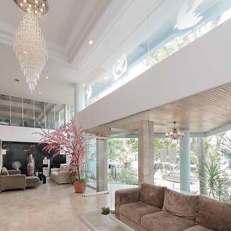 Reddoorz Plus Near Kebayoran Baru Blok S Jacarta Exterior foto