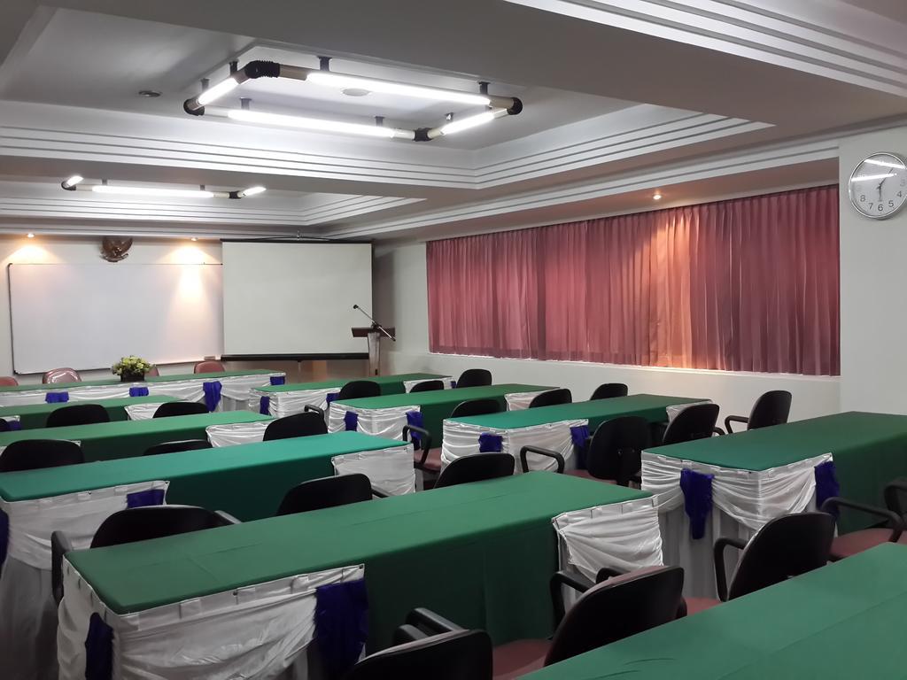 Reddoorz Plus Near Kebayoran Baru Blok S Jacarta Exterior foto