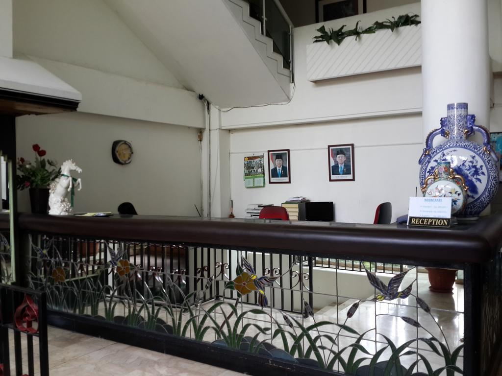 Reddoorz Plus Near Kebayoran Baru Blok S Jacarta Exterior foto