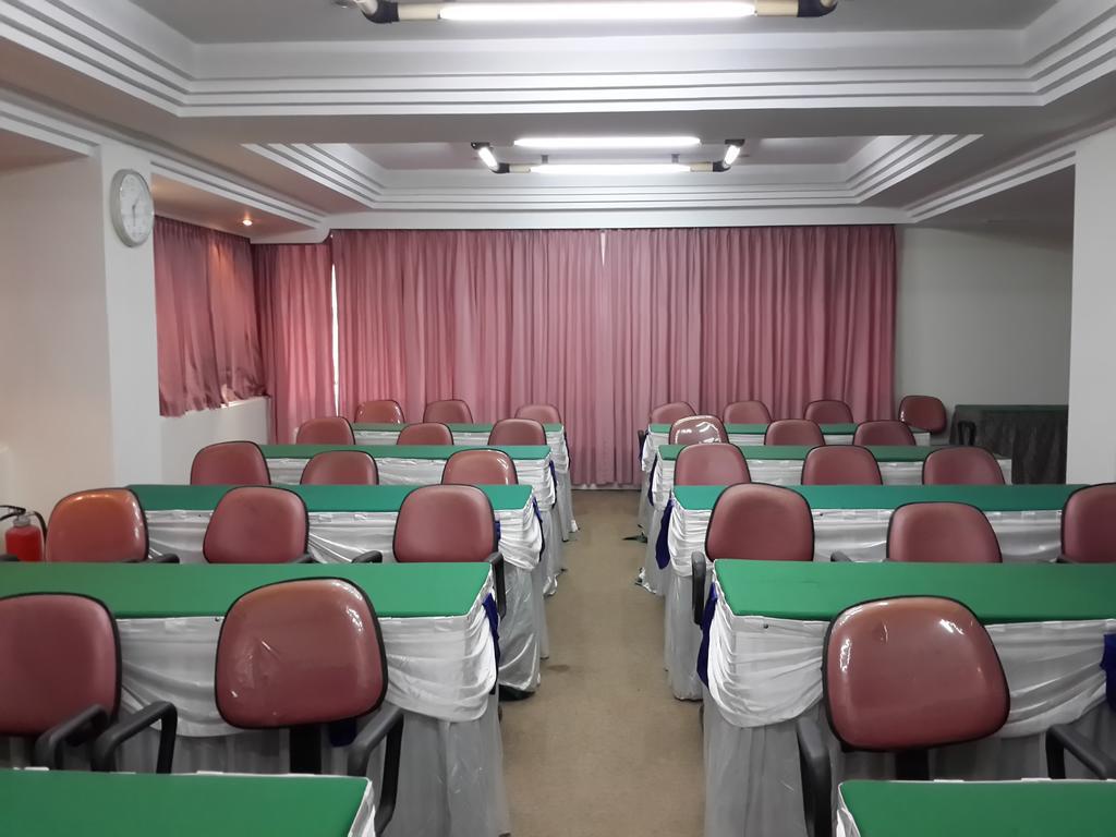 Reddoorz Plus Near Kebayoran Baru Blok S Jacarta Exterior foto