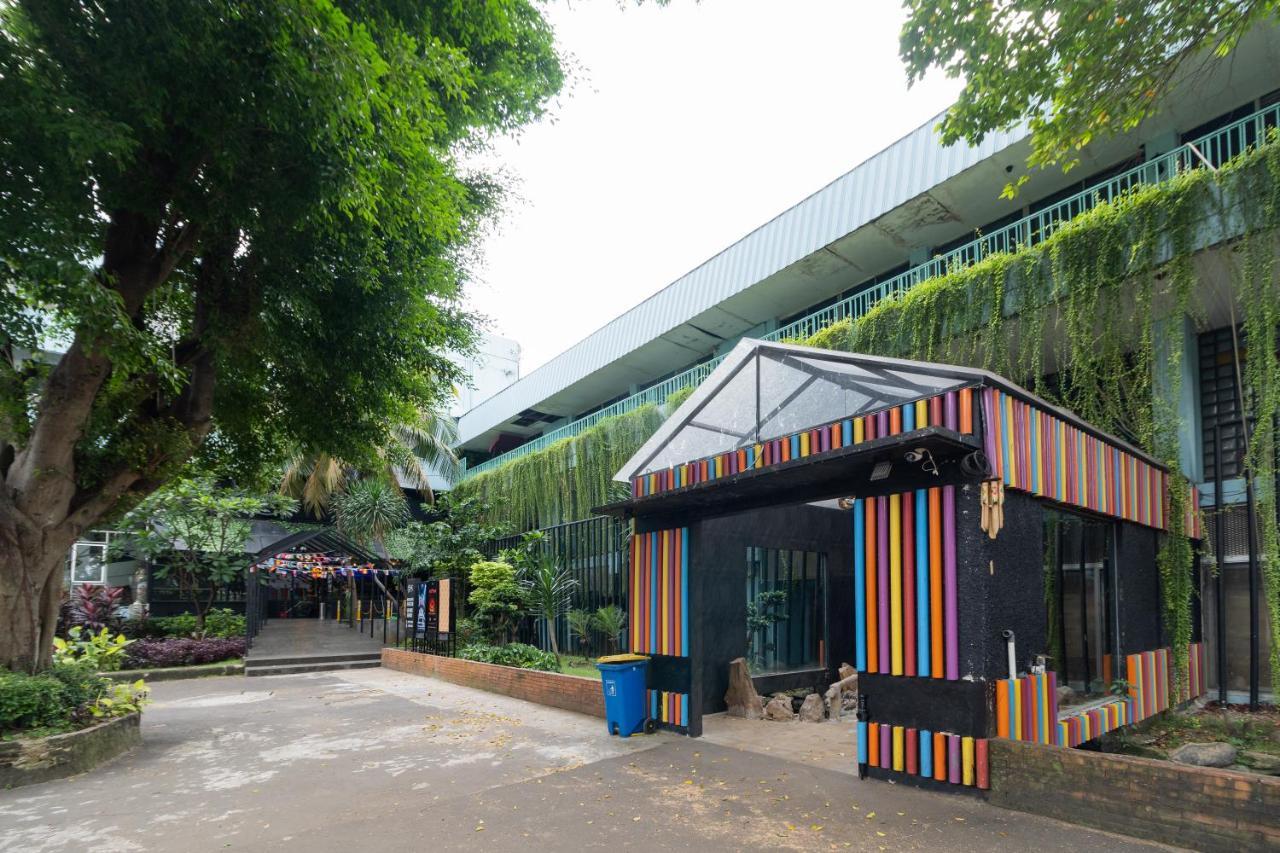 Reddoorz Plus Near Kebayoran Baru Blok S Jacarta Exterior foto
