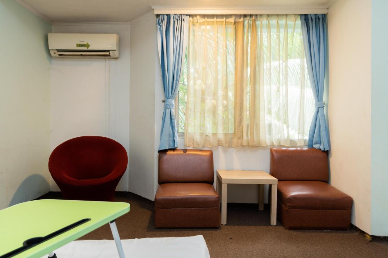 Reddoorz Plus Near Kebayoran Baru Blok S Jacarta Exterior foto